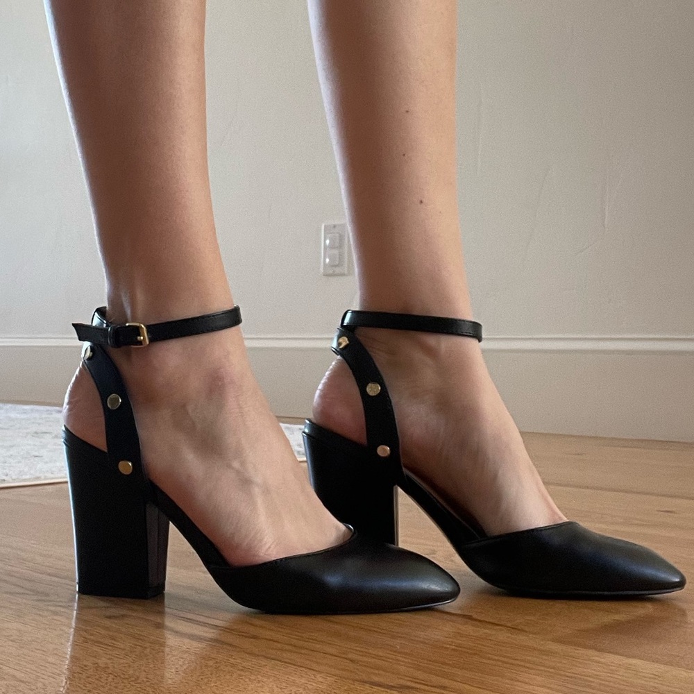 Nine West block heels- size 7 1/2- gold studs- color black